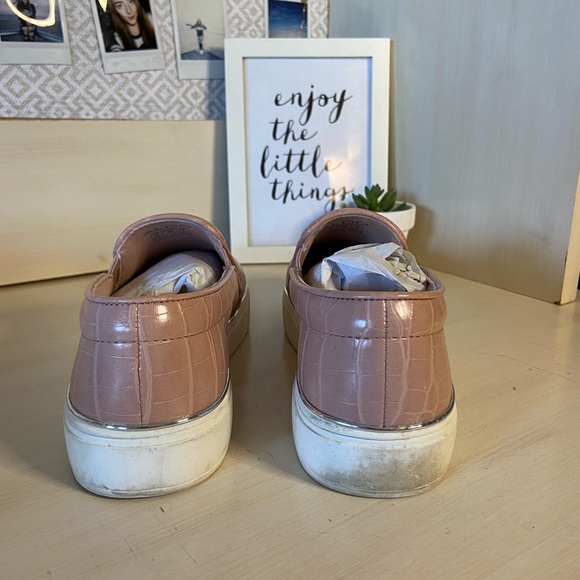 Aldo Pink Leather Slip Ons - Picture 5 of 6